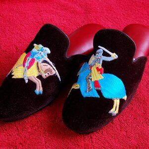 Leather Velvet Shoes for Women, Embriodered Leather Shoes, Size 8.5,Good Quality